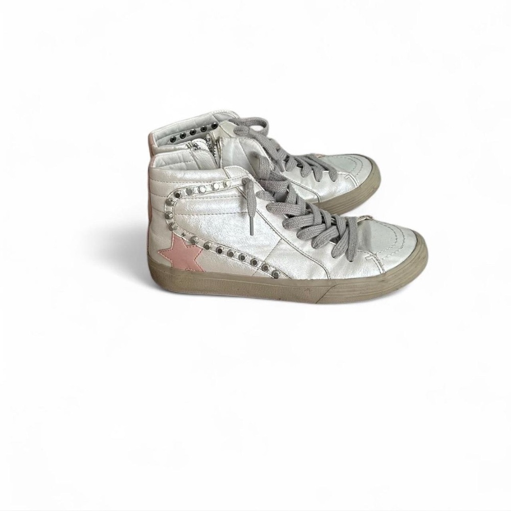 ShuShop Silver Sneakers with Pink Accents